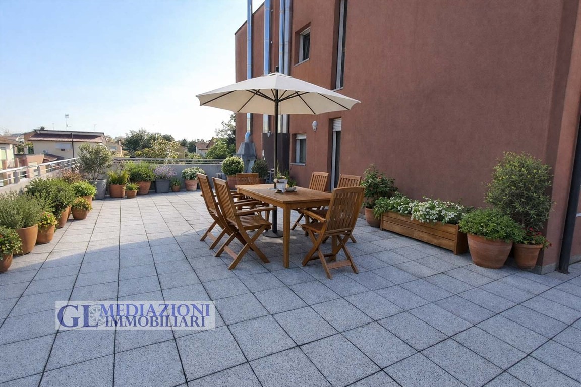 Appartamento con terrazzo abitabile Rif. GL1600